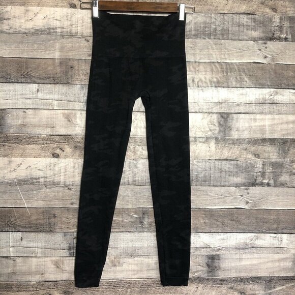 Spanx Look At Me Now Seamless Leggings Black And Grey Camo Size Small - Picture 2 of 8